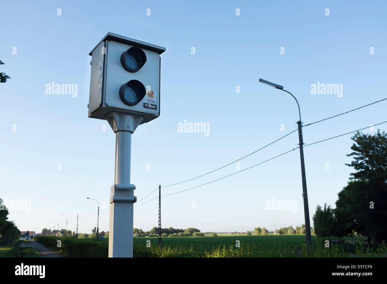 Caméra de circulation pour contrôler la vitesse, Langemark, Belgique Banque D'Images