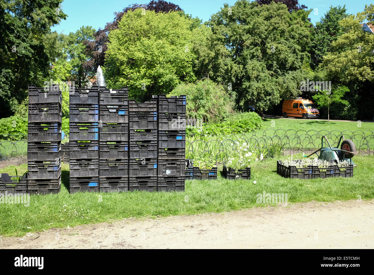 Travaux de jardinage à Koningin Astridpark à Bruges, Belgique Banque D'Images