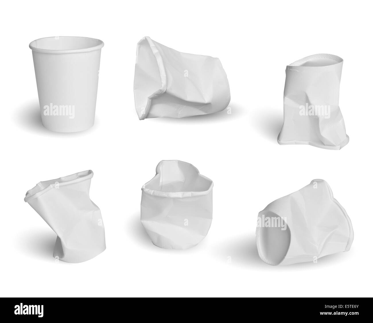 Collection de tasses de papier isolé sur fond blanc Banque D'Images