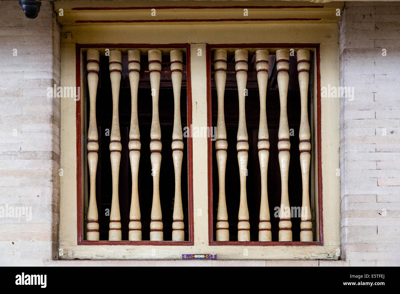 Yogyakarta, Java, Indonésie. La fenêtre de style javanais dans la Grande Mosquée, Masjid Gedhe Kauman, milieu du 18ème. Siècle. Banque D'Images