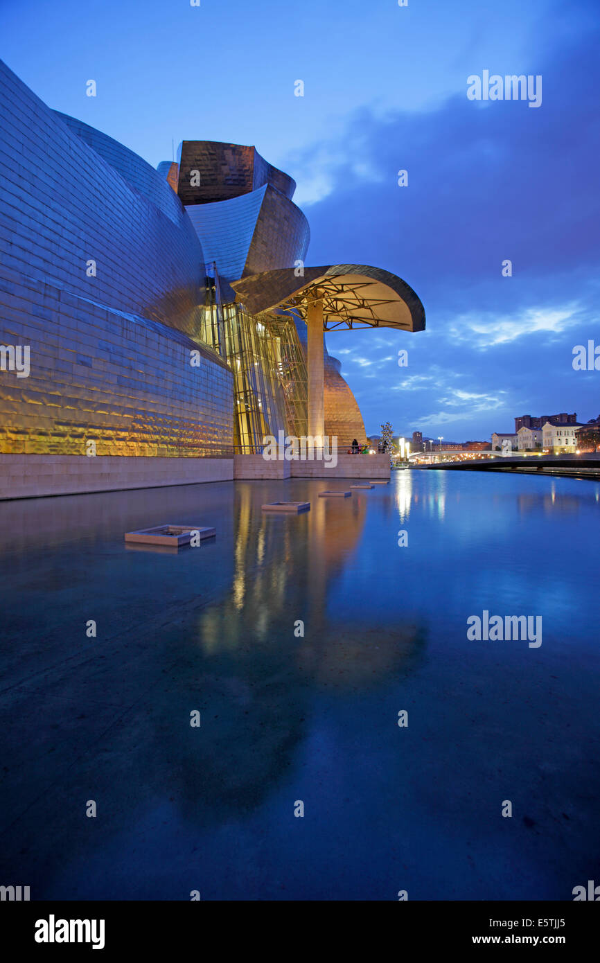 Le moderne Musée Guggenheim, Bilbao, Espagne Banque D'Images