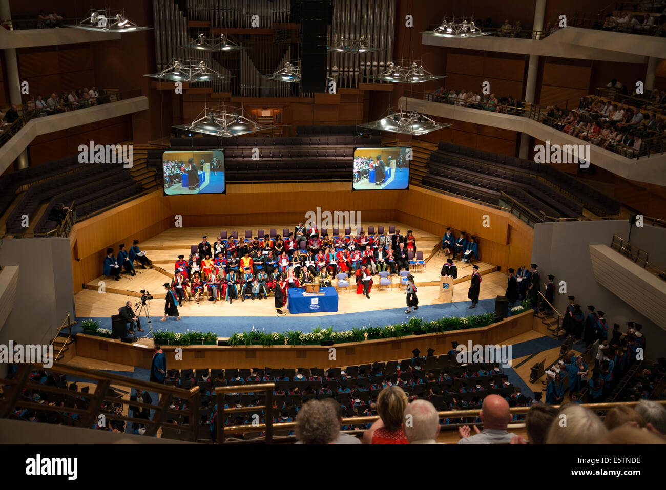 Cérémonie de remise de diplômes à l'Université métropolitaine de Manchester, Manchester, UK Banque D'Images