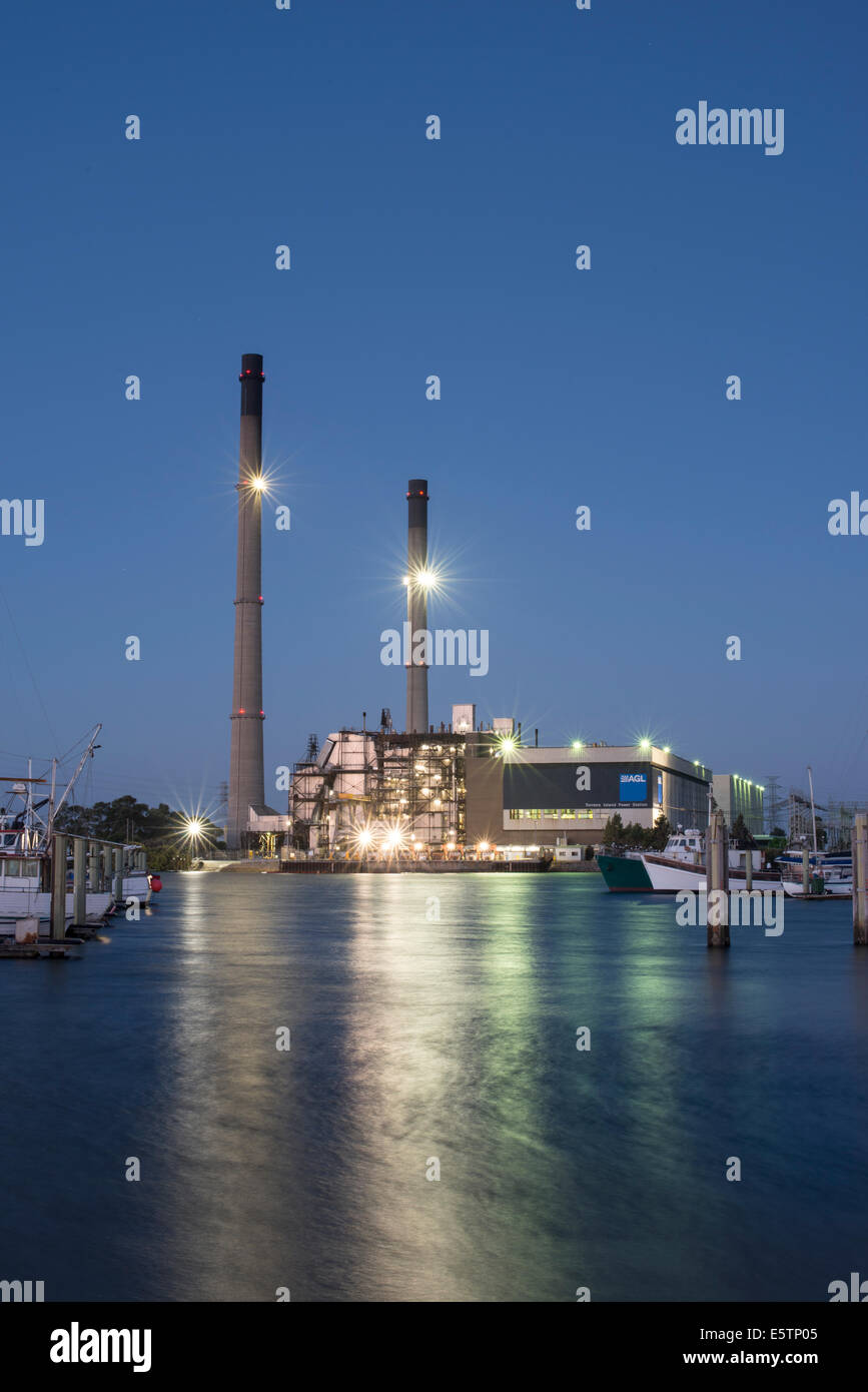 L'île de Torrens de nuit , Port Adélaïde, Australie du Sud. Banque D'Images