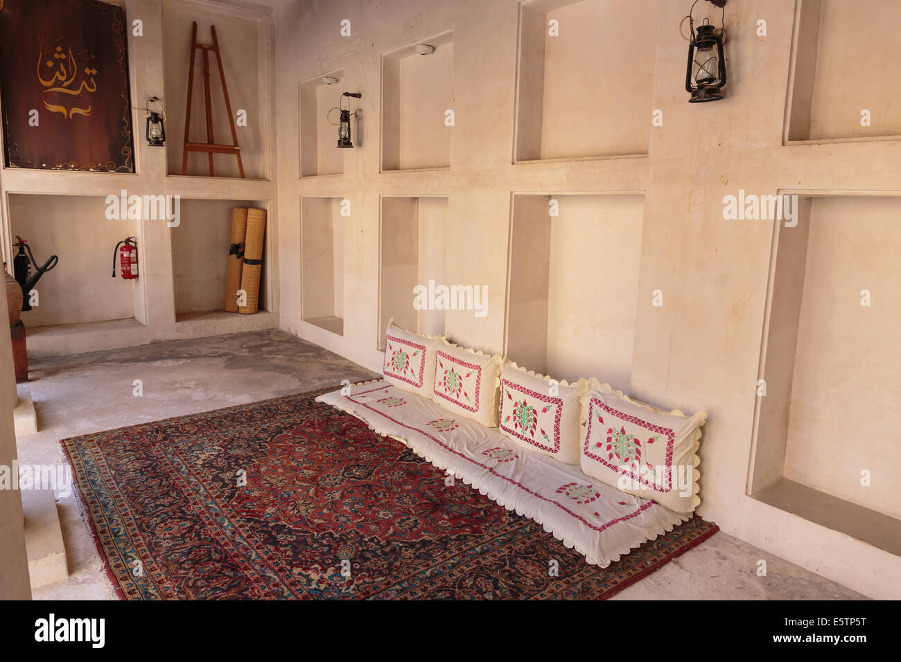 Dubaï, Émirats arabes unis - 9 novembre : Ancienne école islamique, village du patrimoine le 9 novembre 2013. C'est le plus grand musée historique de Duba Banque D'Images