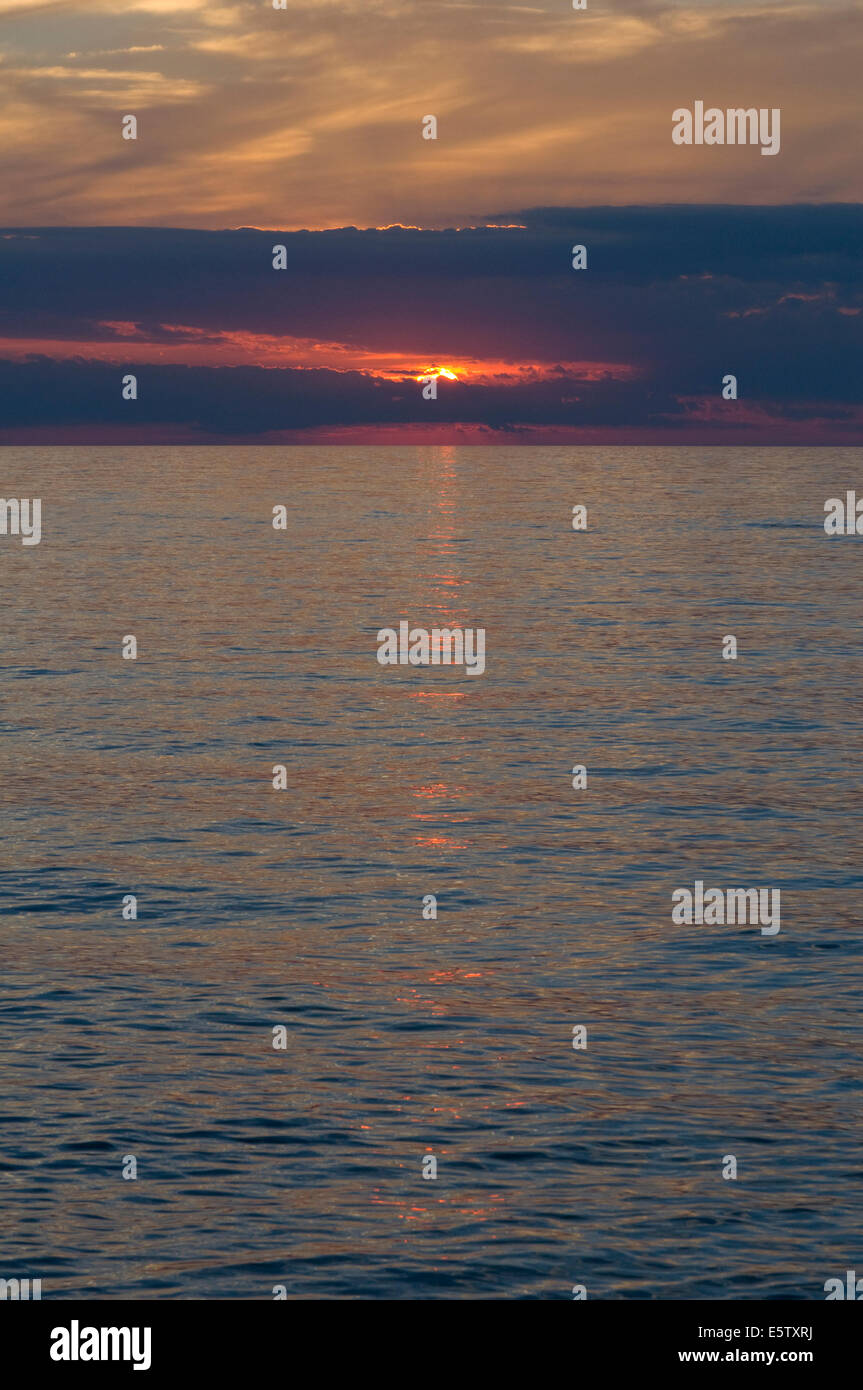 Au milieu de l'été le coucher du soleil sur la baie Georgienne, Ontario, Canada Banque D'Images