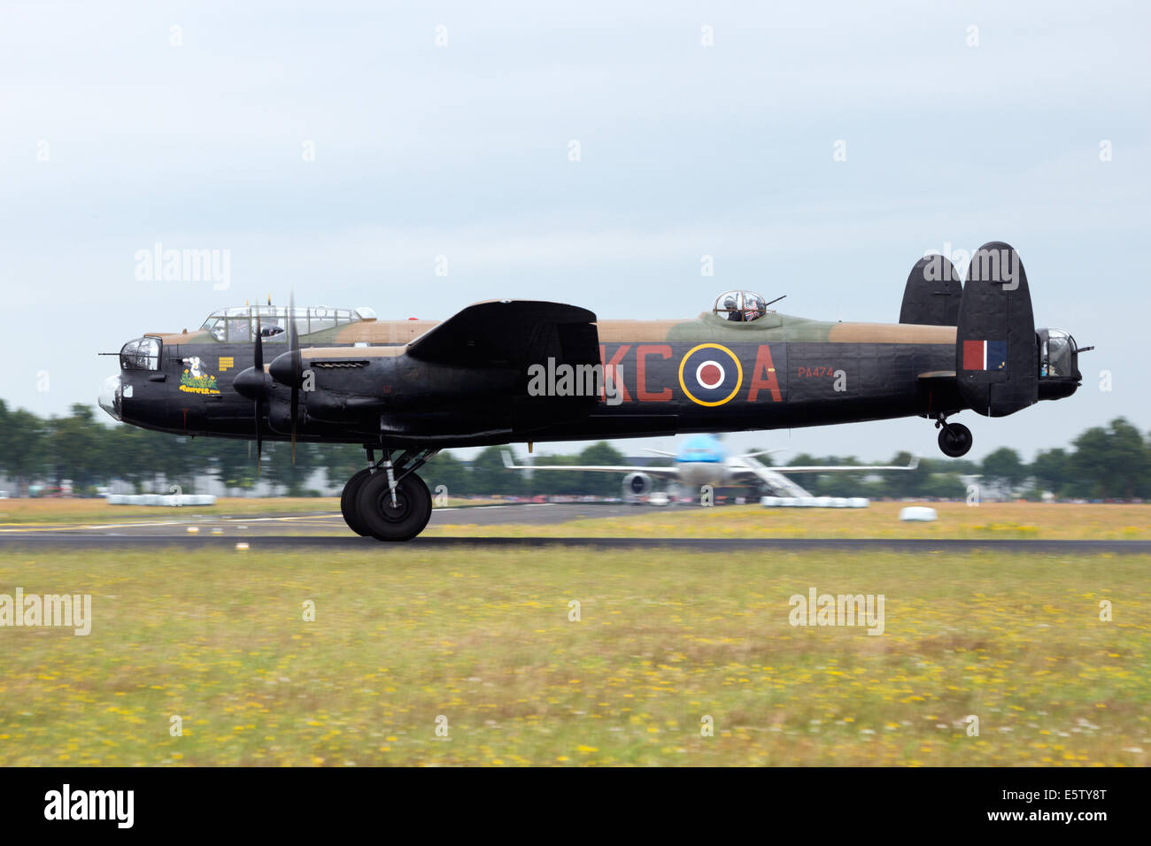 Lancaster vol historique de la RAF WW2 sur l'avion Royal Dutch Air Force Open House Banque D'Images