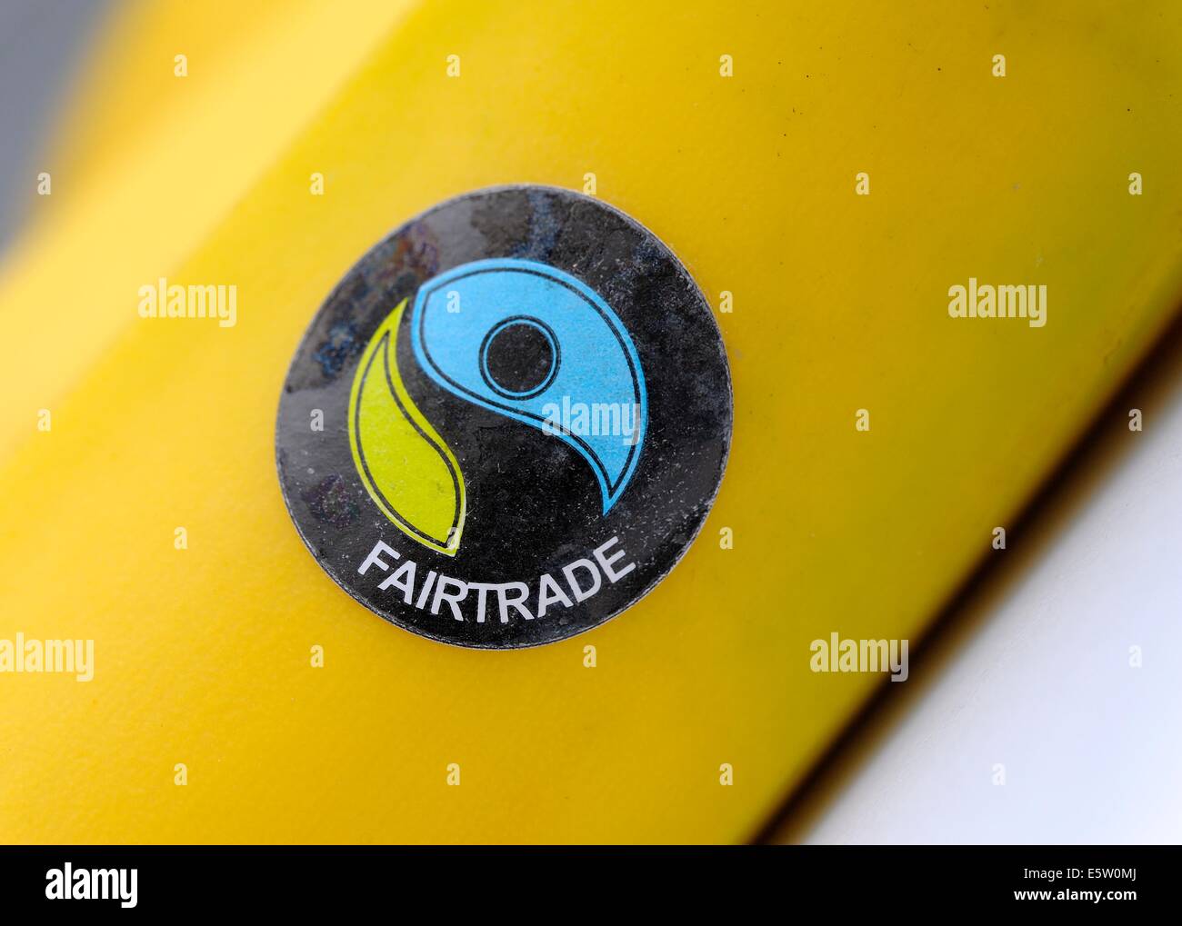 Logo du commerce équitable sur une banane. Banque D'Images