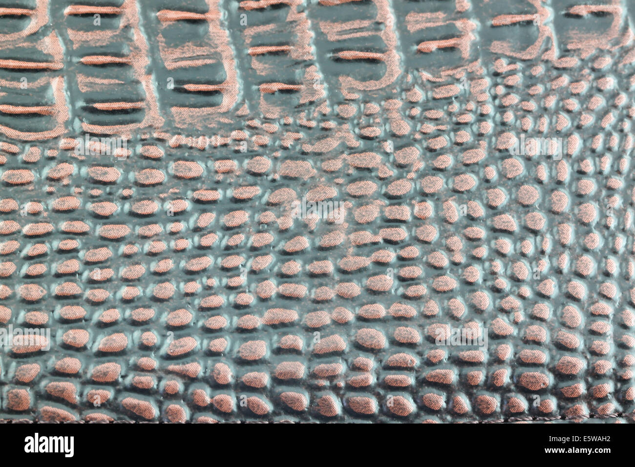 Motif texturé et du marron foncé en cuir pour l'arrière-plan. Banque D'Images