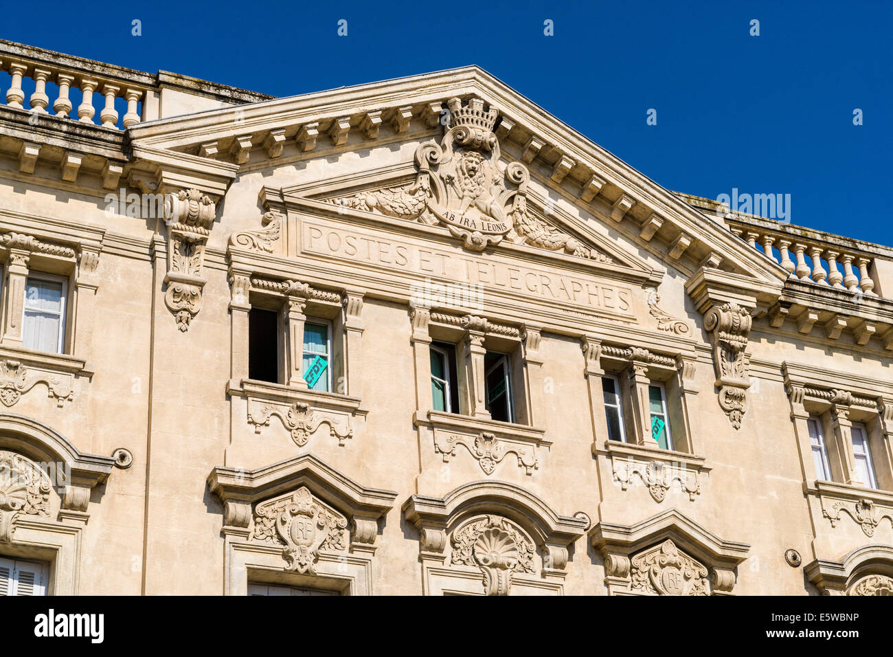 Bureau de poste Postes et Télégraphes, Place de la République, Arles, France. JMH6273 Banque D'Images