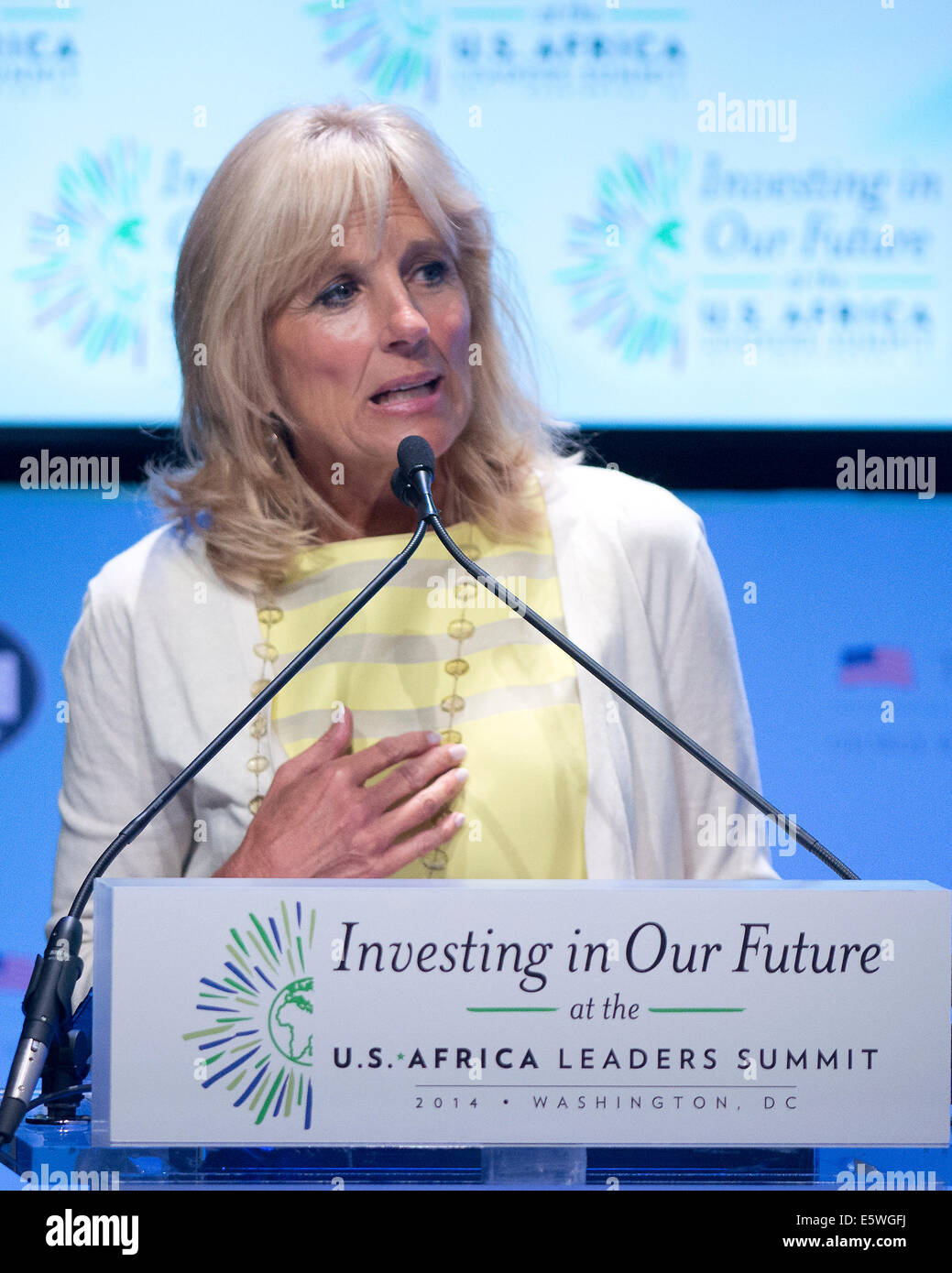 Washington DC, Etats-Unis. 6e août, 2014. Dr. Jill Biden fait de remarques au cours de la session plénière "Investir dans notre avenir" à la U.S. - Sommet des dirigeants de l'Afrique au John F. Kennedy Center for the Performing Arts à Washington, DC le mercredi, Août 6, 2014. Dpa : Crédit photo alliance/Alamy Live News Banque D'Images