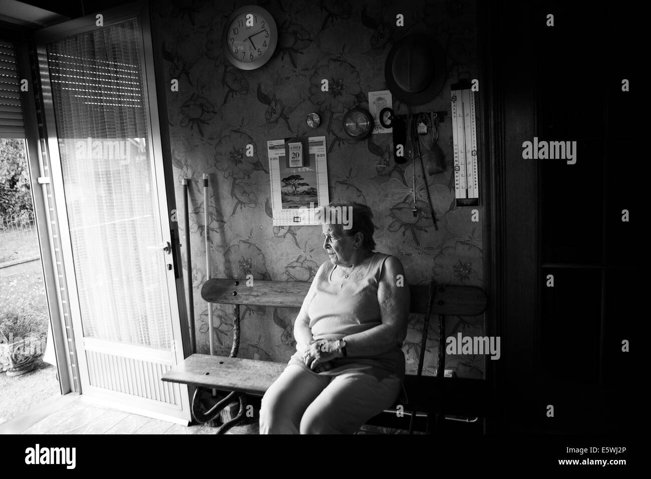 Personne âgée à l'intérieur Banque D'Images