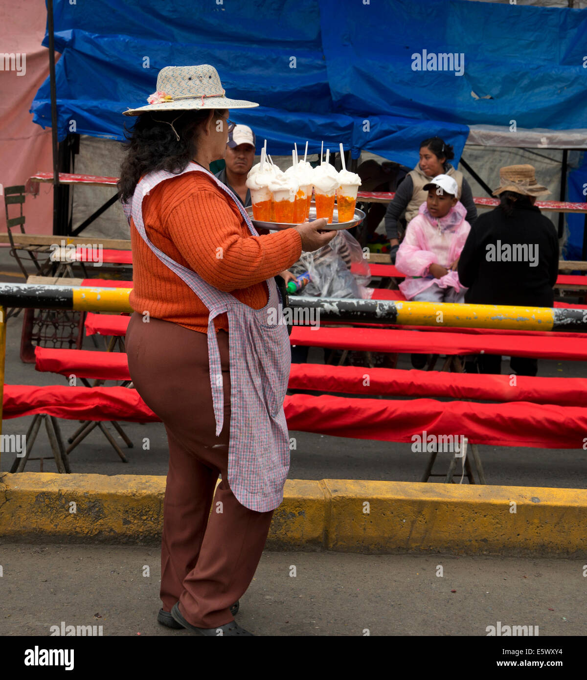 Femme vendant jelly et crème Banque D'Images