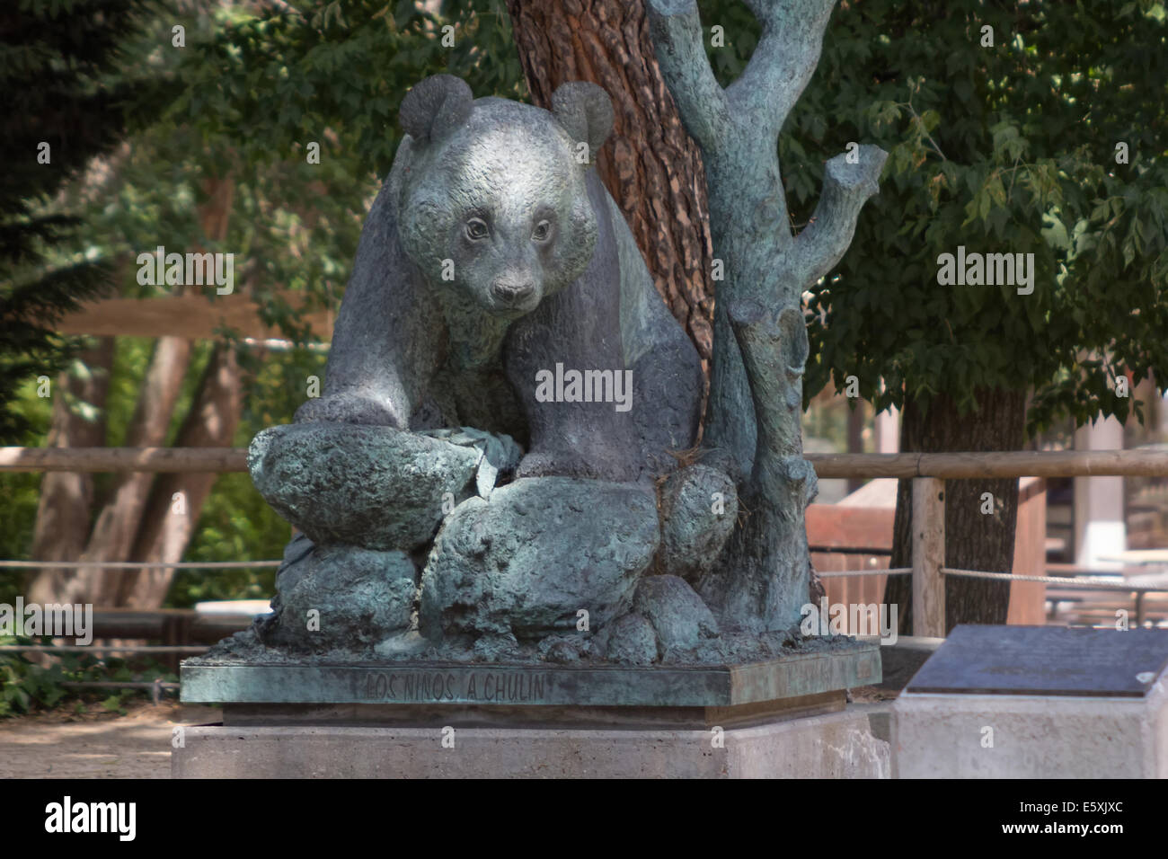 Panda statue en bronze Banque D'Images