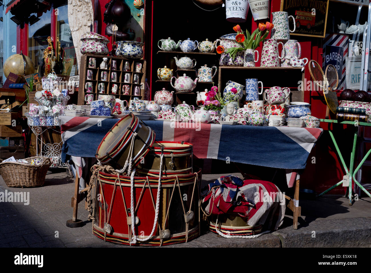 Portobello road Shop vente de produits et souvenirs anglais Banque D'Images