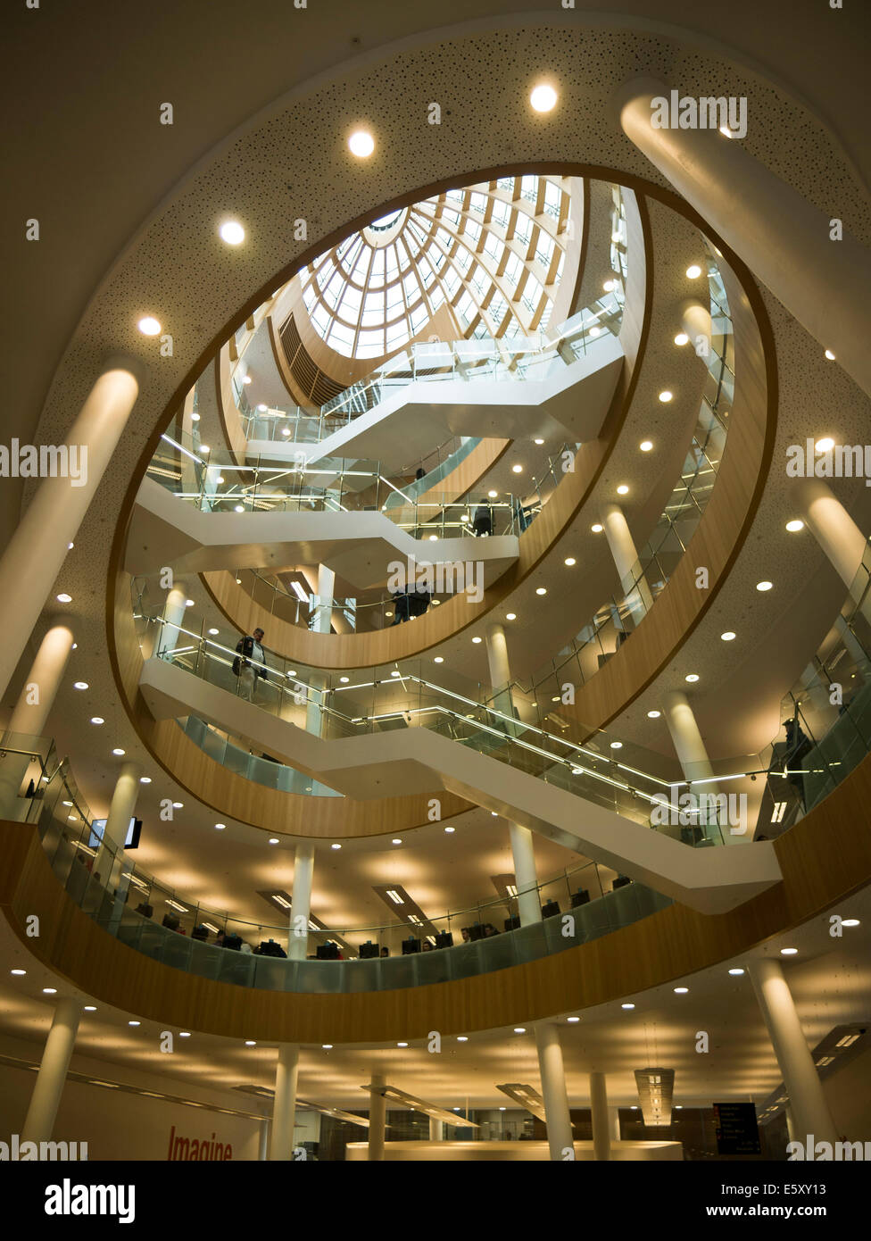 Bibliothèque centrale de Liverpool. Nouvel intérieur Banque D'Images