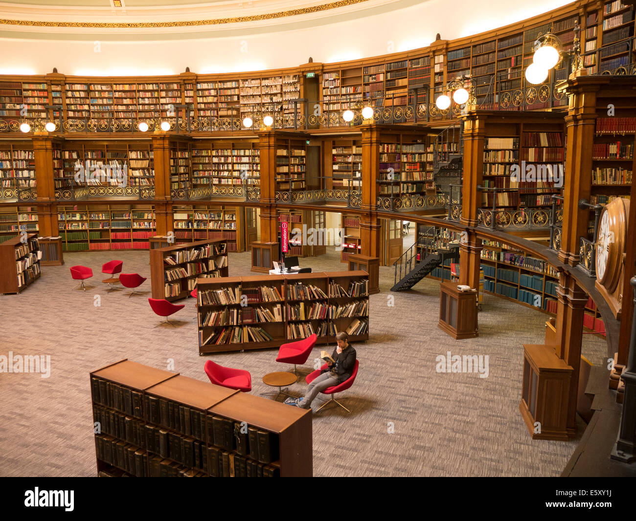 Bibliothèque centrale de Liverpool. Picton, Salle de lecture de la bibliothèque de référence de l'intérieur traditionnel Banque D'Images