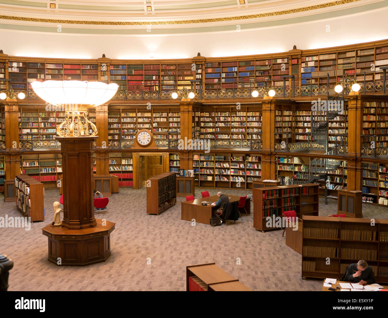 Bibliothèque centrale de Liverpool. Bibliothèque de référence inerior traditionnels Banque D'Images