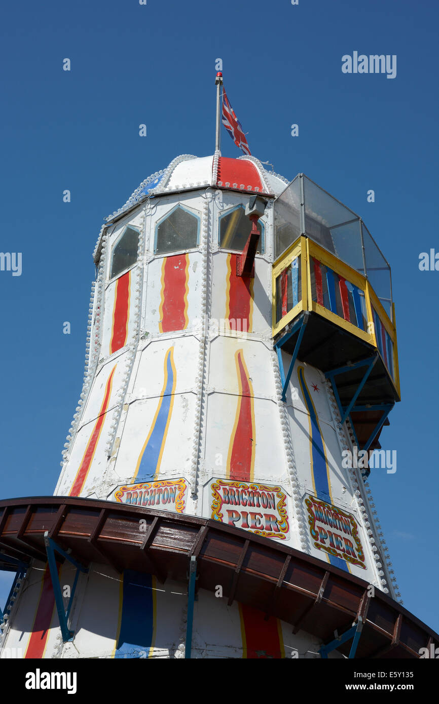 Helter Skelter glisser sur la jetée de Brighton Seafront. East Sussex. L'Angleterre Banque D'Images