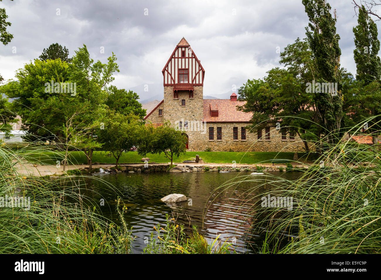 Le Mont Whitney Station piscicole dans la vallée d'Owens en Californie un arrêt touristique populaire le long de la route 395 Banque D'Images