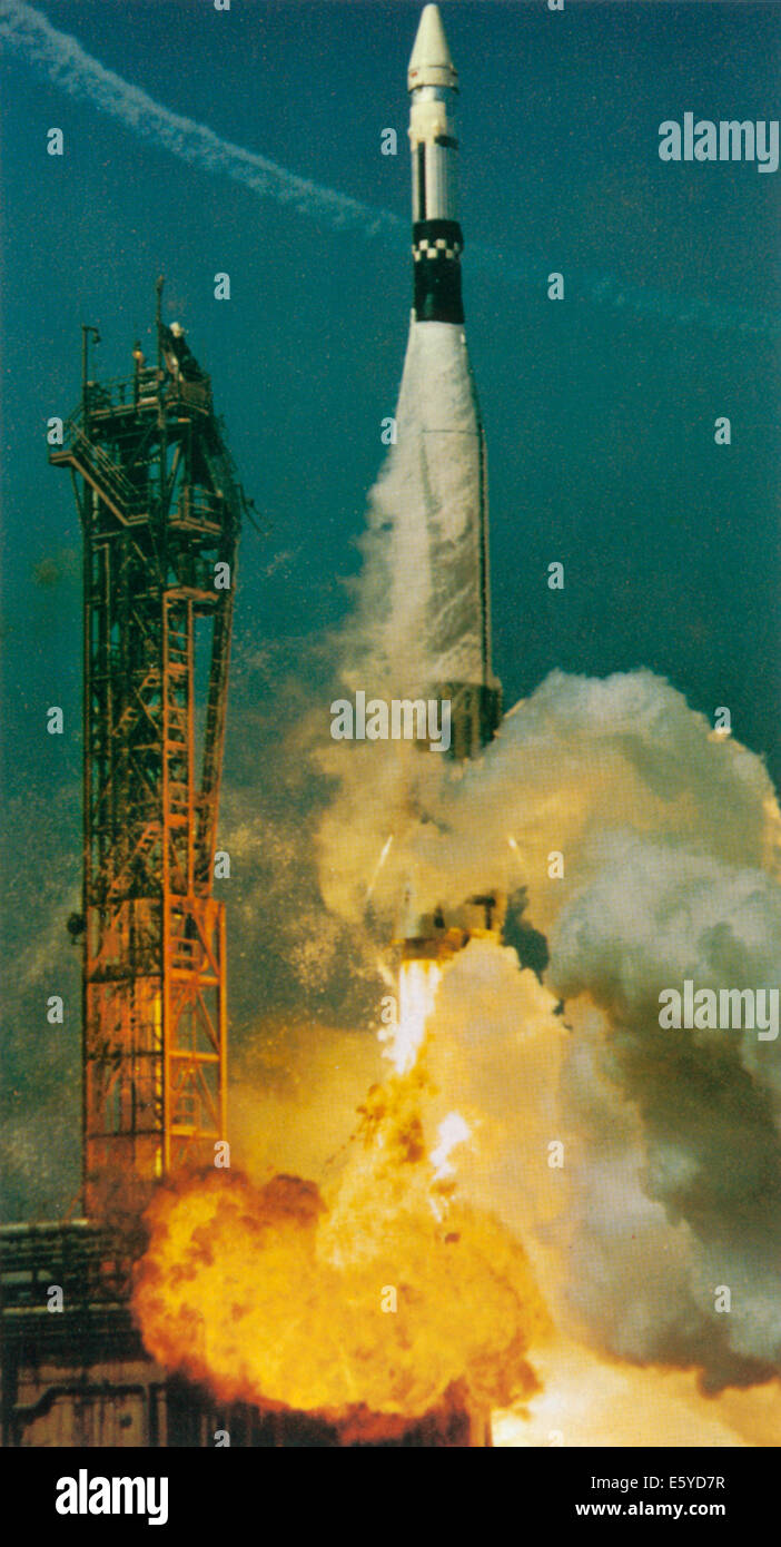Véhicule cible Agena Lancement dans l'espace sur fusée Atlas en préparation pour le Gemini 8, Lancement de Cap Canaveral, Floride, USA, 1966 Banque D'Images