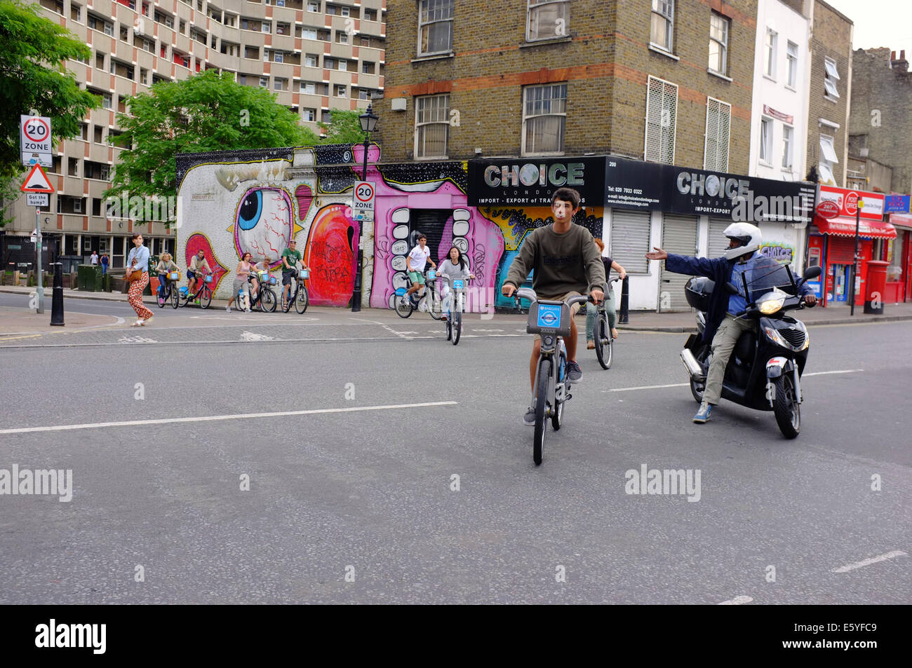Tour de l'Est de Londres sur Boris bikes Banque D'Images