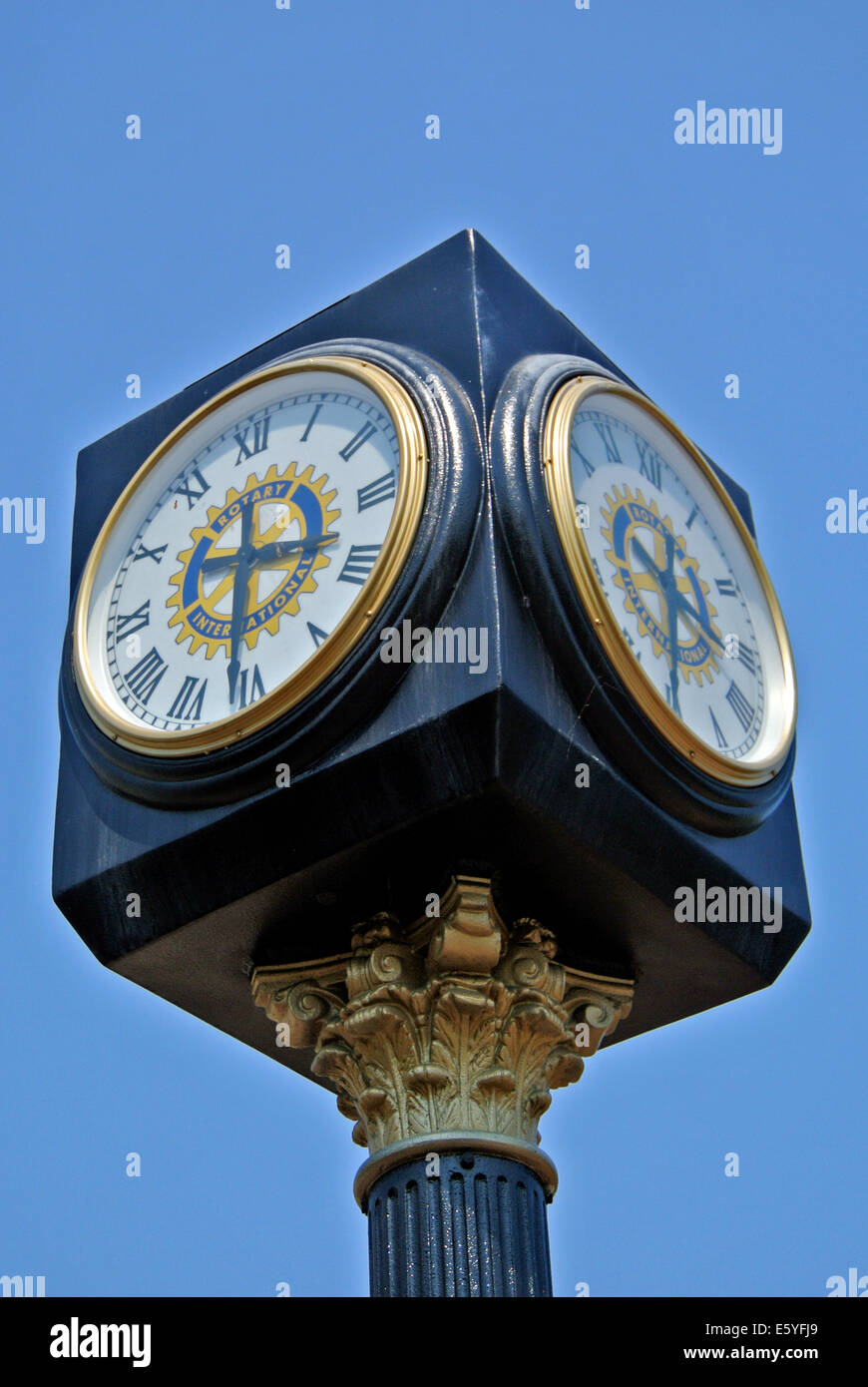 Rotary international sur l'horloge de la rue Grant Ave. Novato Californie Banque D'Images