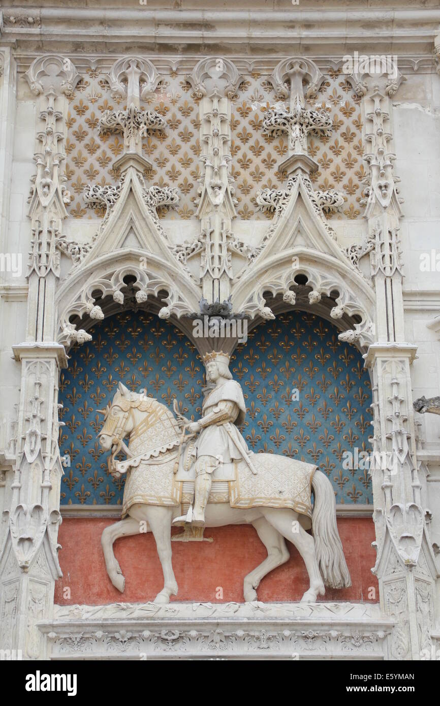 Vallée de la Loire : Château de Blois et statue de Louis XII Banque D'Images