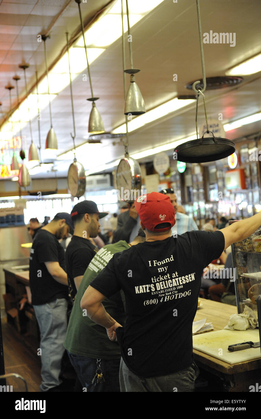 Le personnel de Katz's Delicatessen, Manhattan, New York Banque D'Images