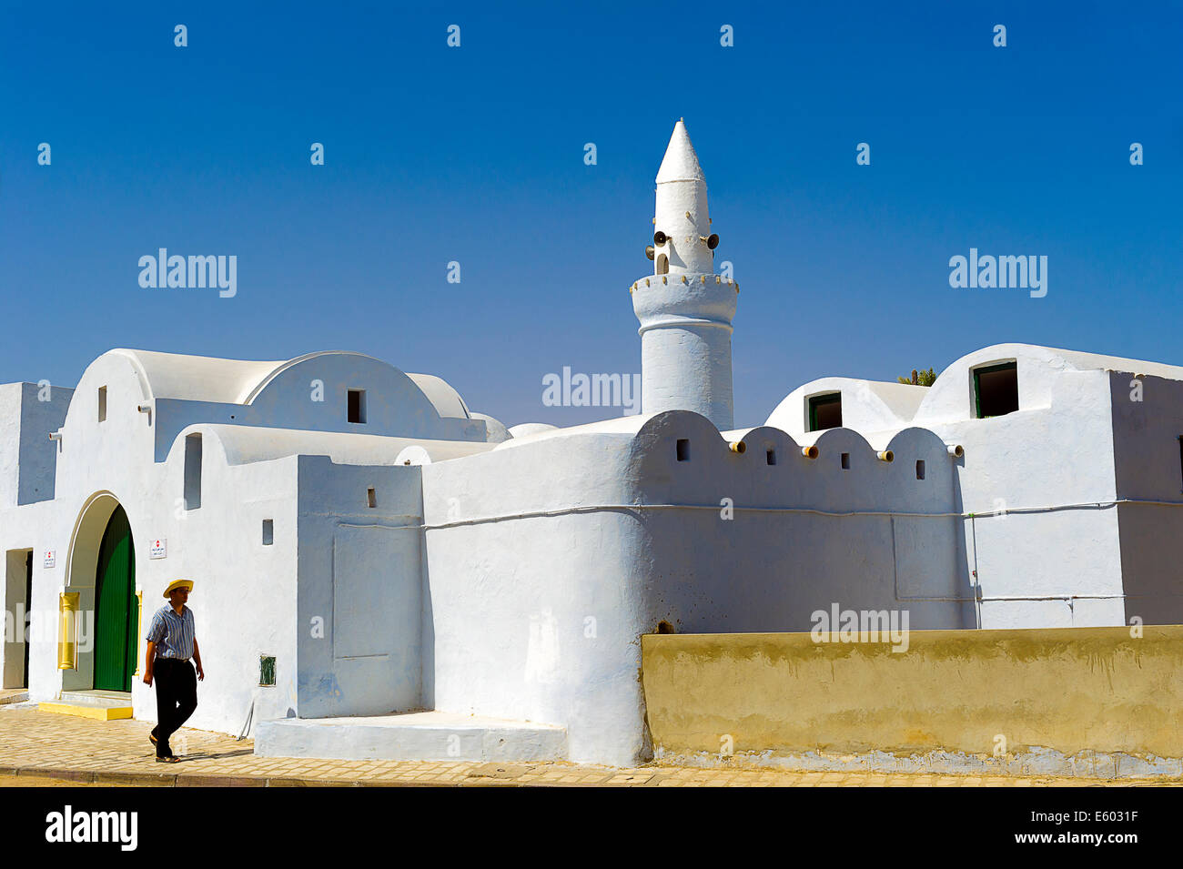 Afrique, Afrique du Nord, Maghreb, Tunisie du Sud, Governorat de Médenine, l'île de Djerba. Houmt Souk. Mosquée turque. Banque D'Images
