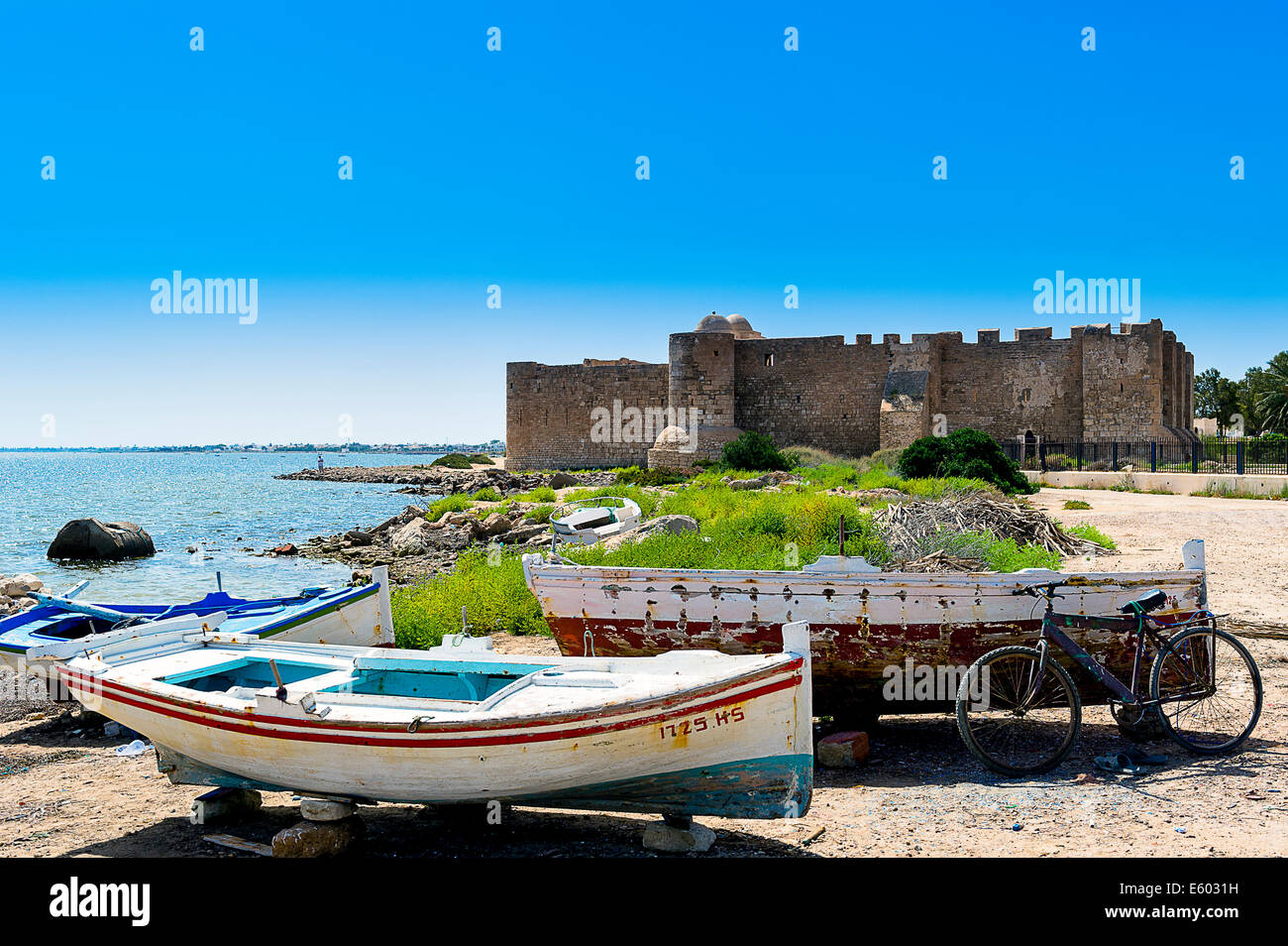Afrique, Afrique du Nord, Maghreb, Tunisie du Sud, Governorat de Médenine. L'île de Djerba, Houmt Souk. Fort Borj El Kebir. Banque D'Images Afrique, Afrique du Nord, Maghreb, Tunisie du Sud, Governorat de Médenine. L'île de Djerba, Houmt Souk. Fort Borj El Kebir. Banque D'Images