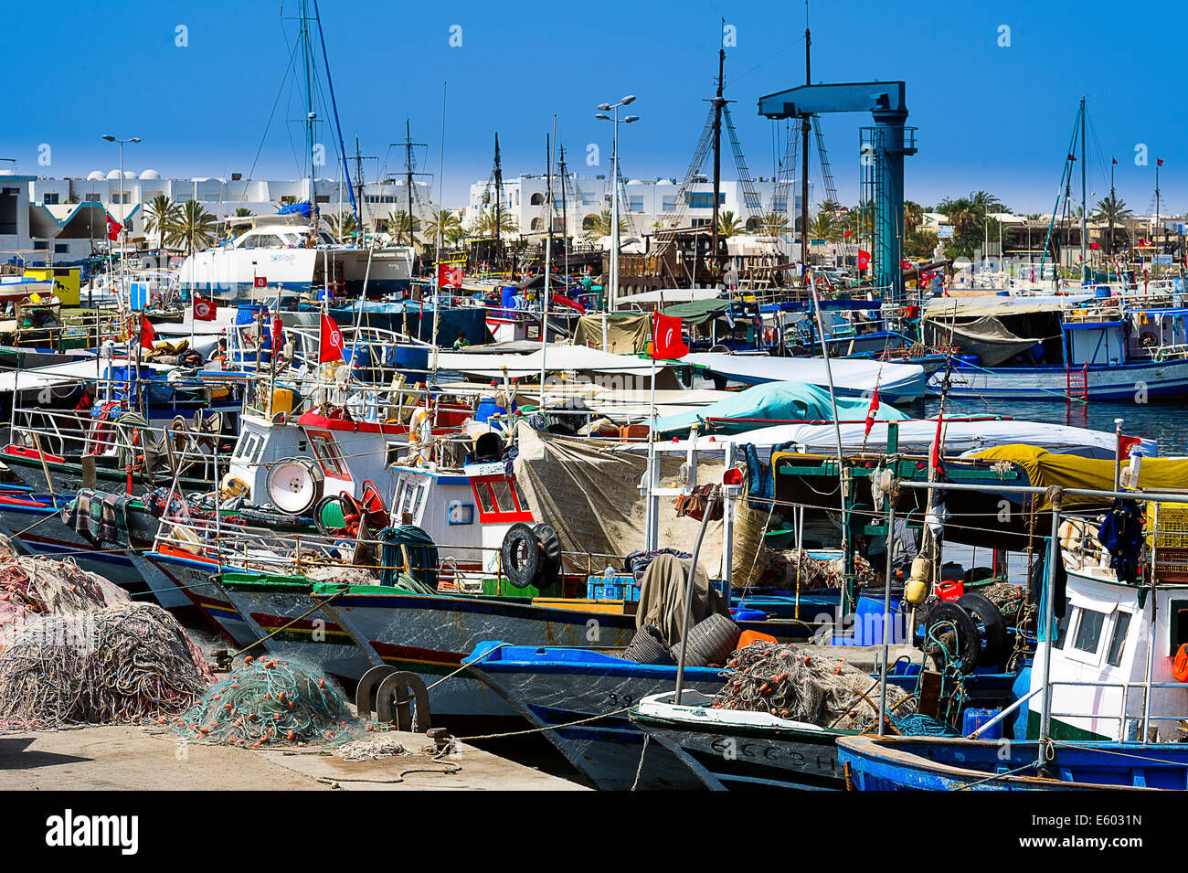Afrique, Afrique du Nord, Maghreb, au sud de la Tunisie, l'île de Djerba. Governorat de Médenine. Houmt Souk. Port de pêche. Banque D'Images Afrique, Afrique du Nord, Maghreb, au sud de la Tunisie, l'île de Djerba. Governorat de Médenine. Houmt Souk. Port de pêche. Banque D'Images
