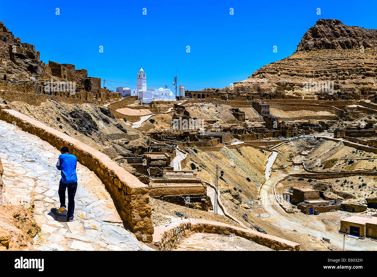 Afrique, Afrique du Nord, Maghreb, Tunisie du Sud, Governorat de Tataouine. Chenini. Village troglodyte de Chenini. Banque D'Images Afrique, Afrique du Nord, Maghreb, Tunisie du Sud, Governorat de Tataouine. Chenini. Village troglodyte de Chenini. Banque D'Images