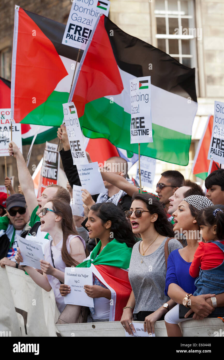 Pro des manifestants palestiniens dans la ville d'Édimbourg, Écosse, Royaume-Uni. 9 Août 2014 Banque D'Images