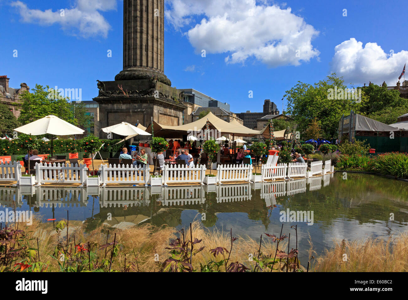 Le bar-café de l'été à St Andrews Square, Édimbourg, Écosse, Royaume-Uni Banque D'Images