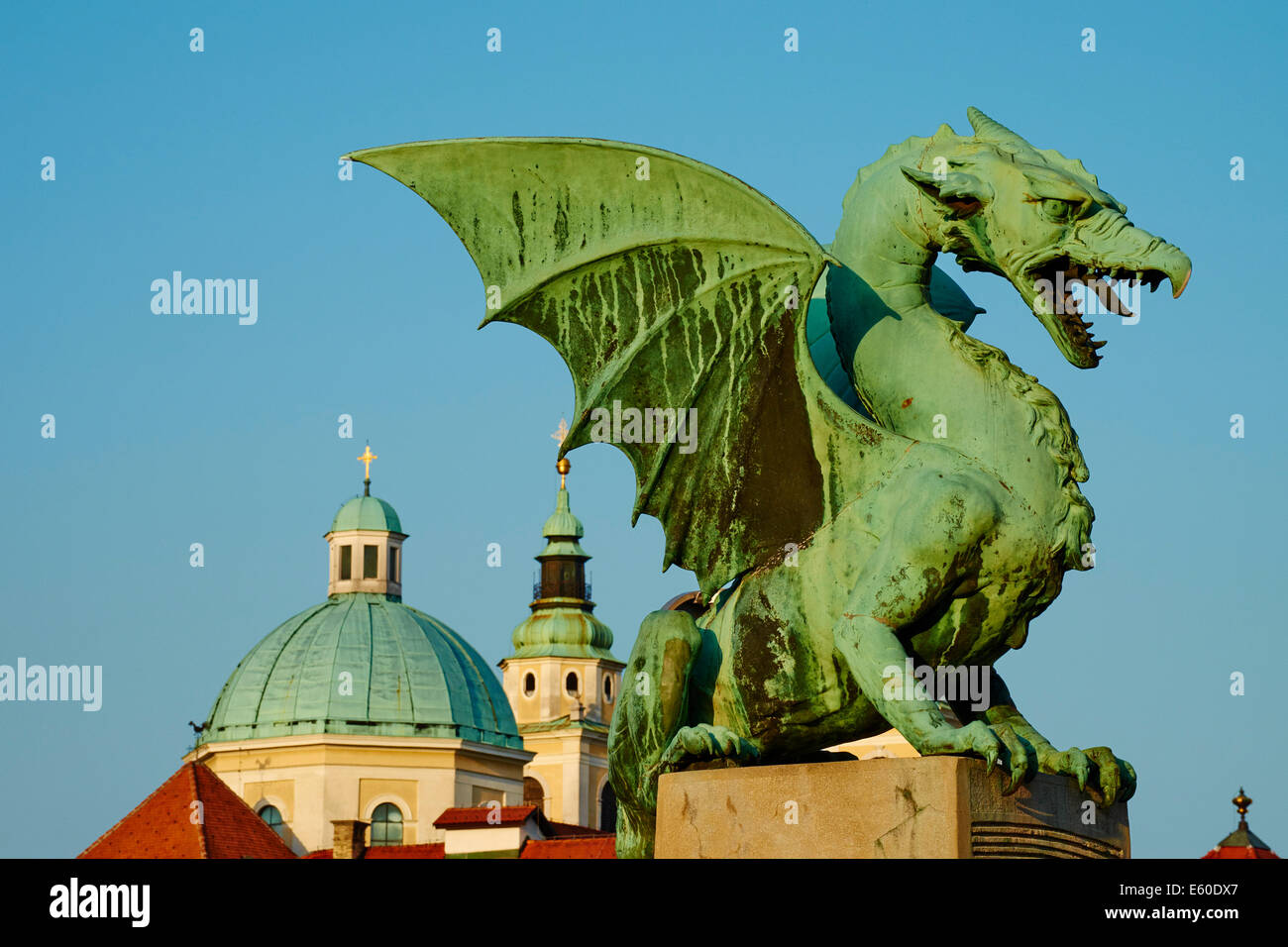 La Slovénie, Ljubljana, Ljubljana Castle et St Nicholas church Banque D'Images