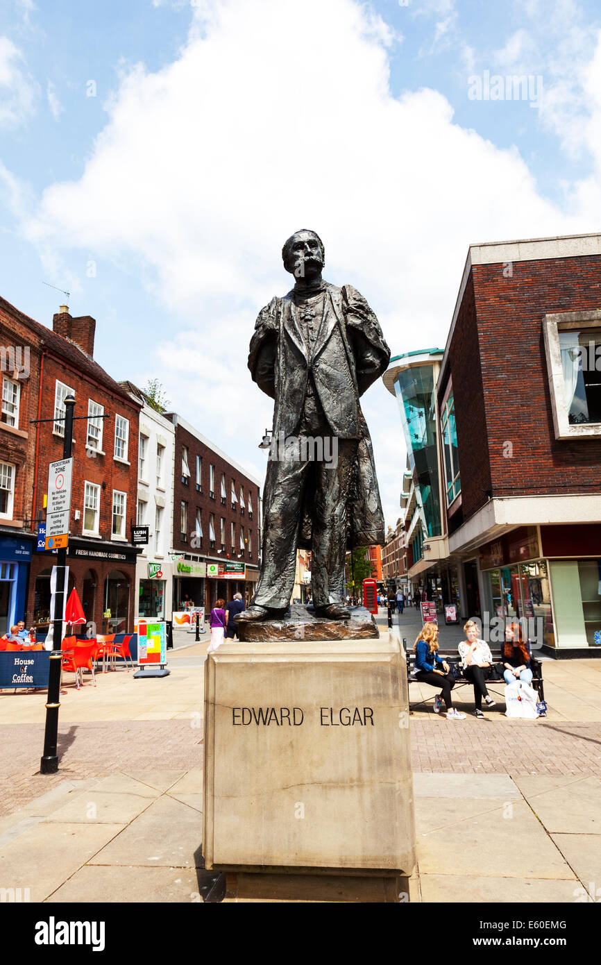 Edward Elgar centre-ville de Worcester memorial statue au compositeur Banque D'Images