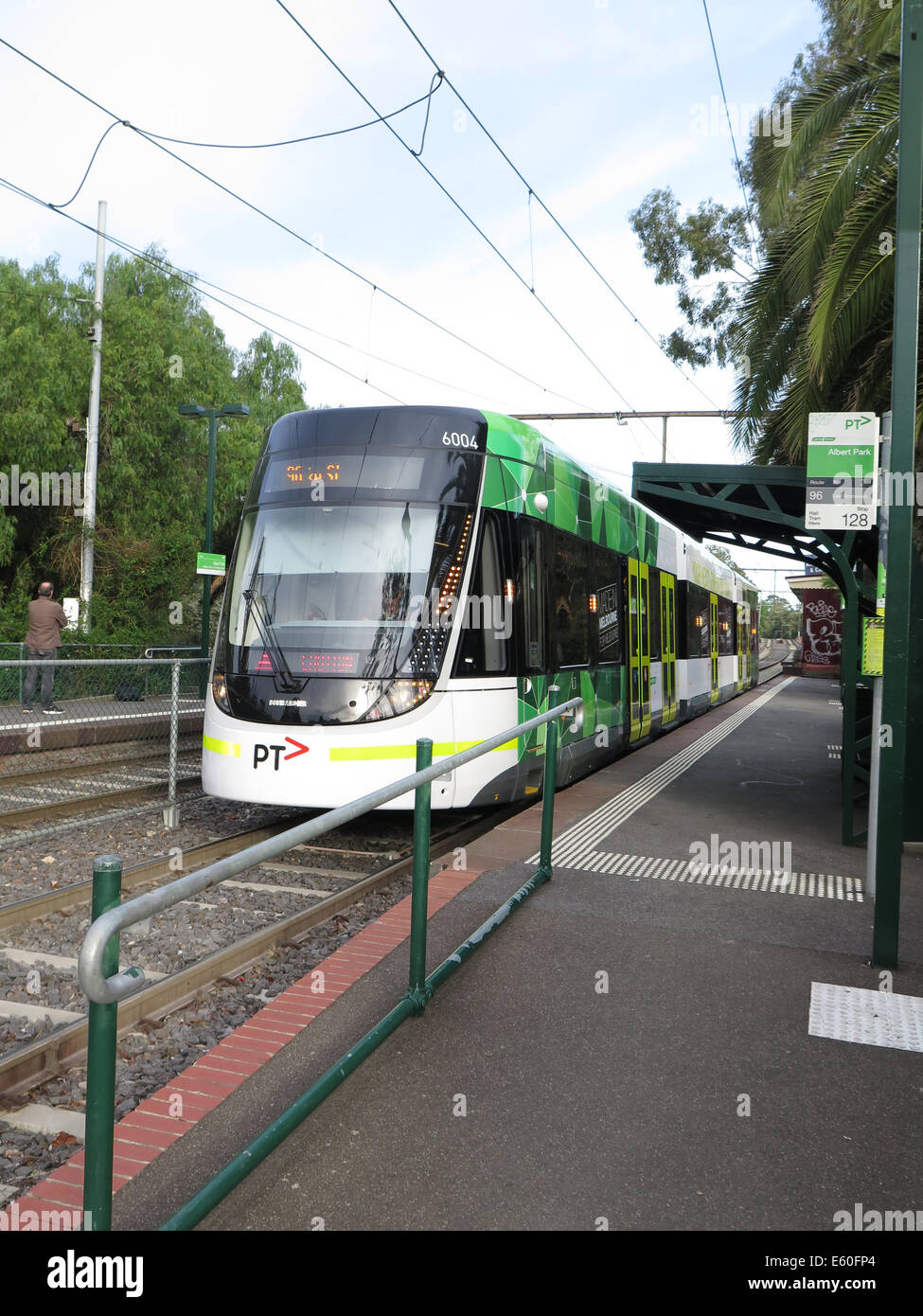 E Type Tram sur la route no 96 à St Kilda, à Melbourne. Banque D'Images
