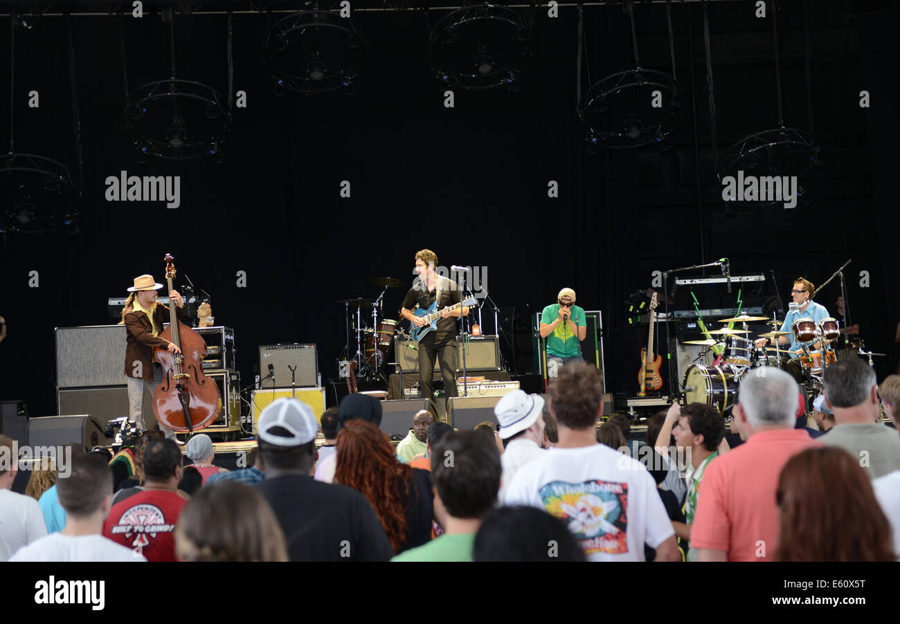 Portsmouth, Virginia, USA. 9 Août, 2014. Alternative hip-hop G Love & Special Sauce effectuer pendant les sessions d'été 2014 à la tour du pavillon d'information chez NTelos à Portsmouth. © Jeff Moore/ZUMA/Alamy Fil Live News Banque D'Images