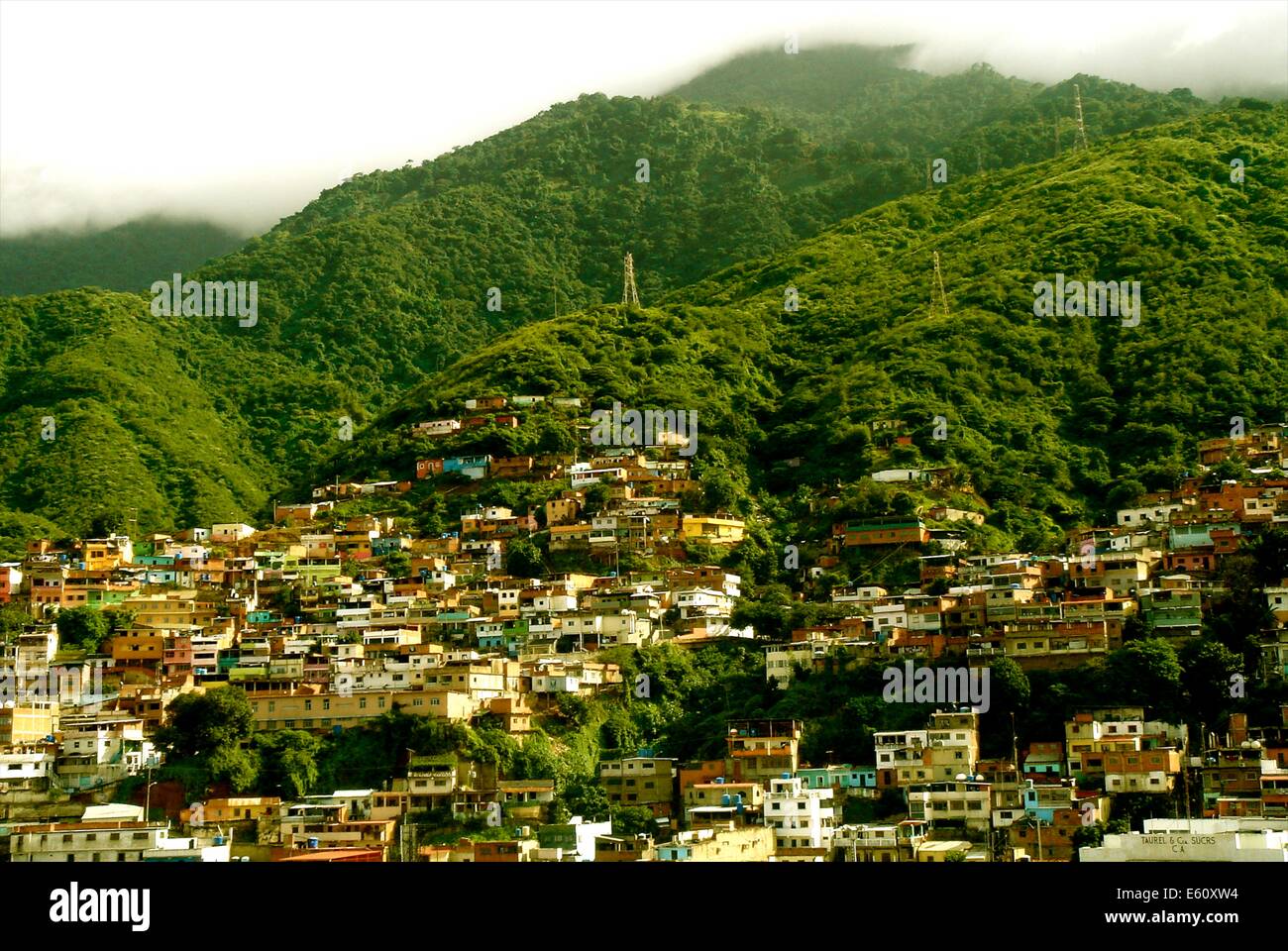 La colline des bidonvilles / favelas de la ville de port de La Guaira, près de Caracas, Venezuela Banque D'Images