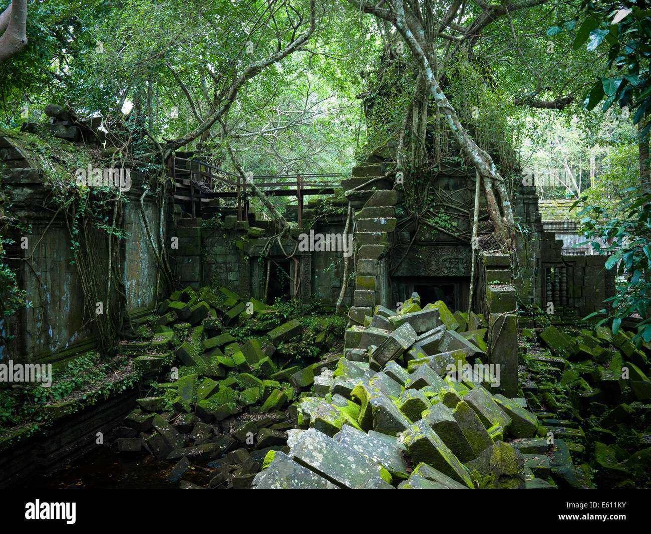 Les ruines de Beng Meala (Bung Mealea), un temple de style Angkor, situé à l'est du principal groupe de temples à Angkor, au Cambodge. Banque D'Images