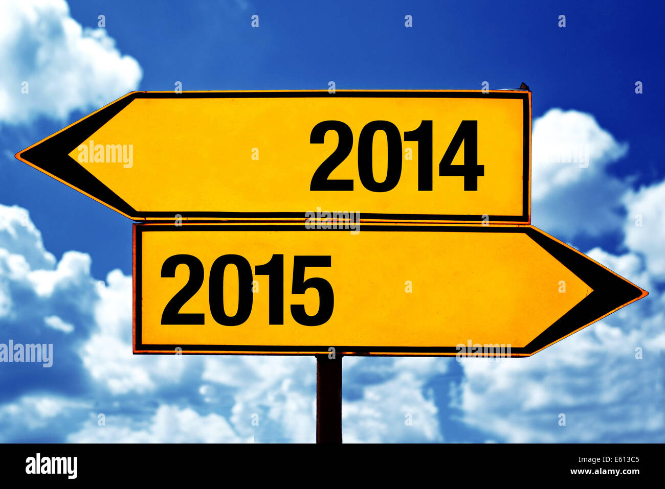 2014 ou 2015, en face de la route en direction de signes comme nouveau concept de l'année. Banque D'Images