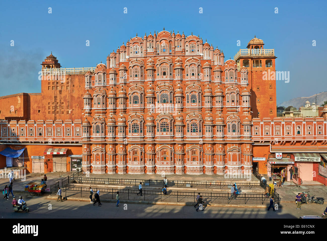 Façade de palais des vents, le Hawa Mahal, Jaipur, Rajasthan, Inde Banque D'Images Façade de palais des vents, le Hawa Mahal, Jaipur, Rajasthan, Inde Banque D'Images