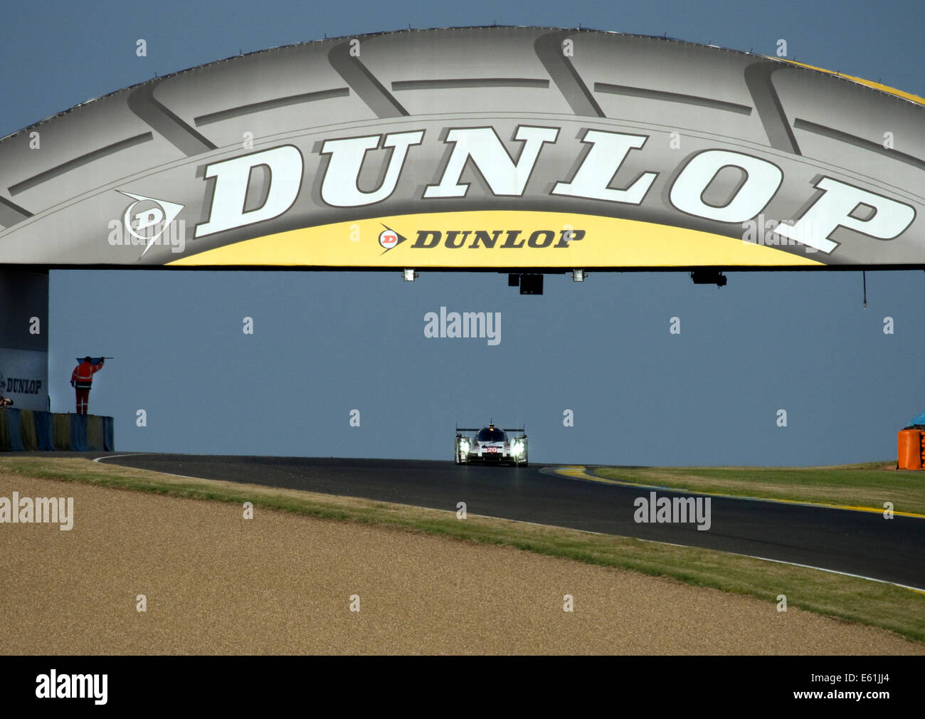 Le Pont Dunlop du Mans change de peau : Goodyear s’impose sur un