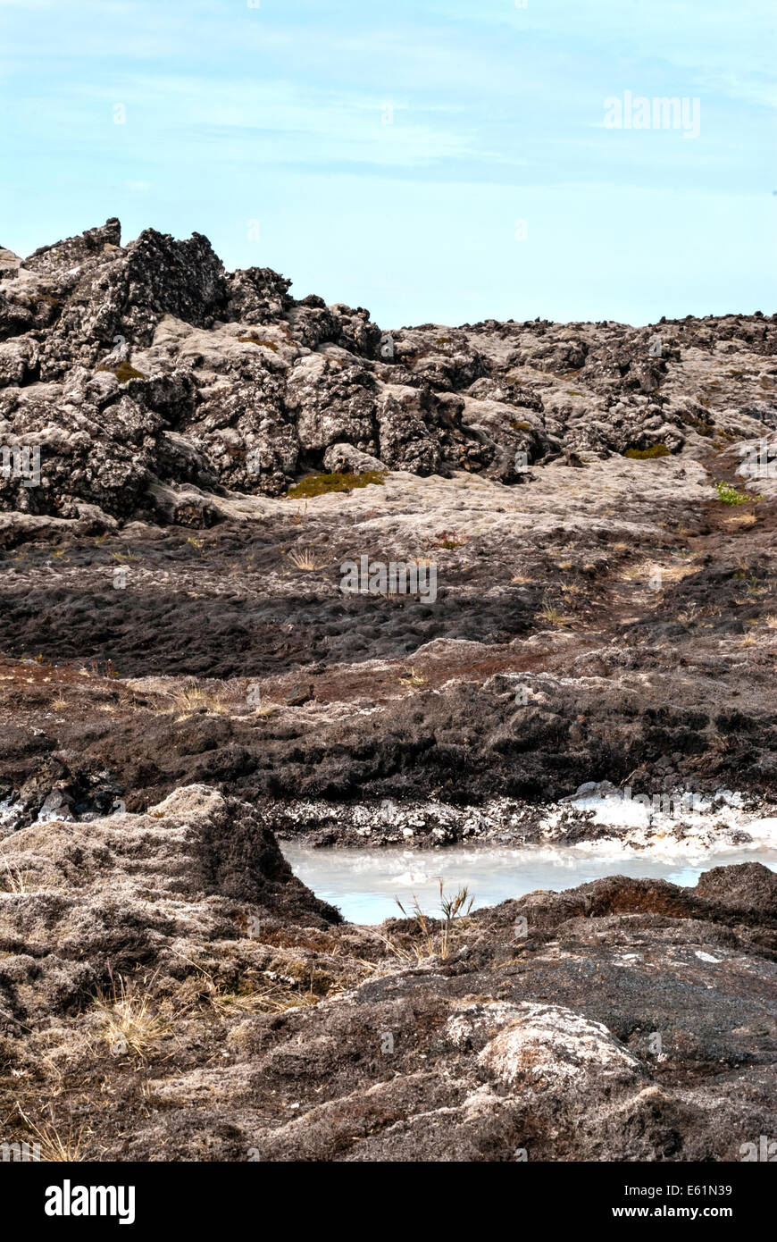 Paysage à la volcan lagon bleu turquoise Hot Springs en Islande. Banque D'Images