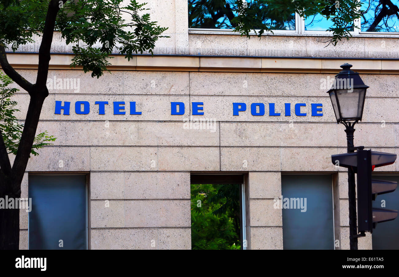 Hôtel de police signe sur l'immeuble à Paris Banque D'Images