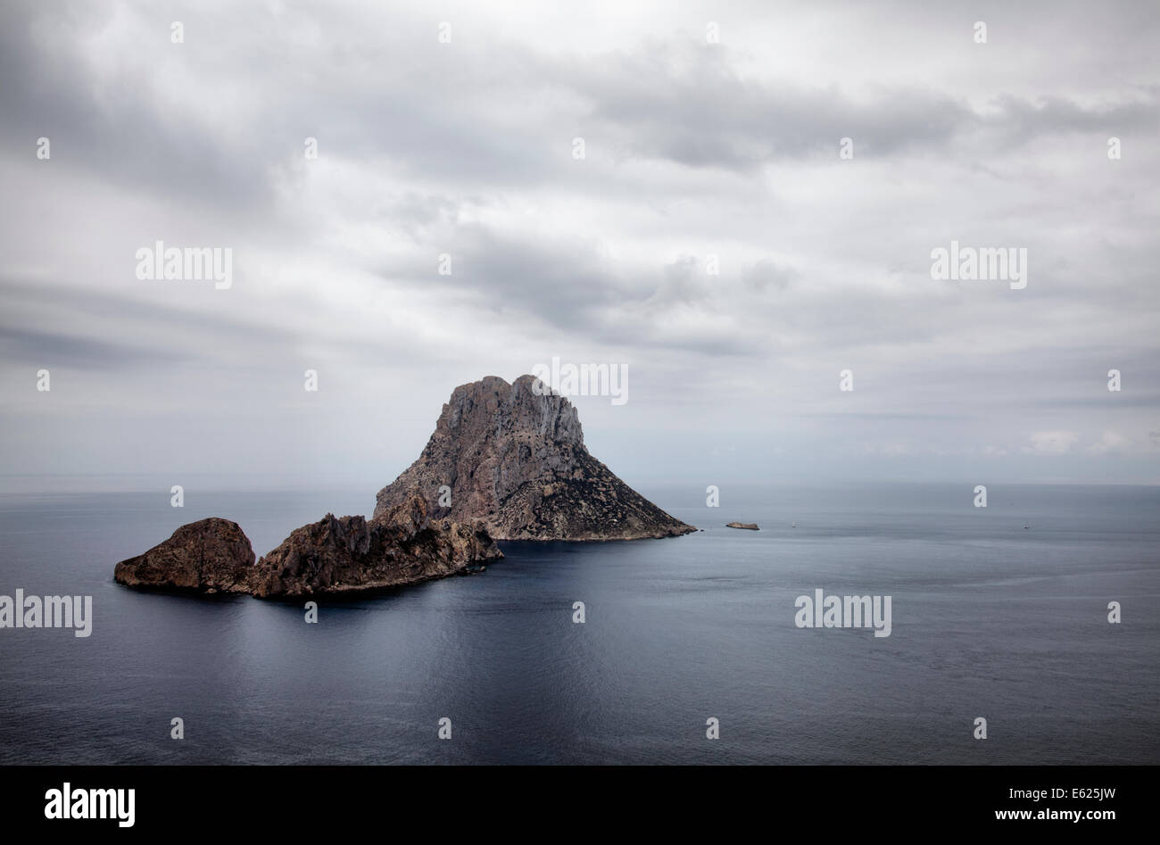 Es Vedra île au large de la Côte d'Ibiza - Ibiza Banque D'Images