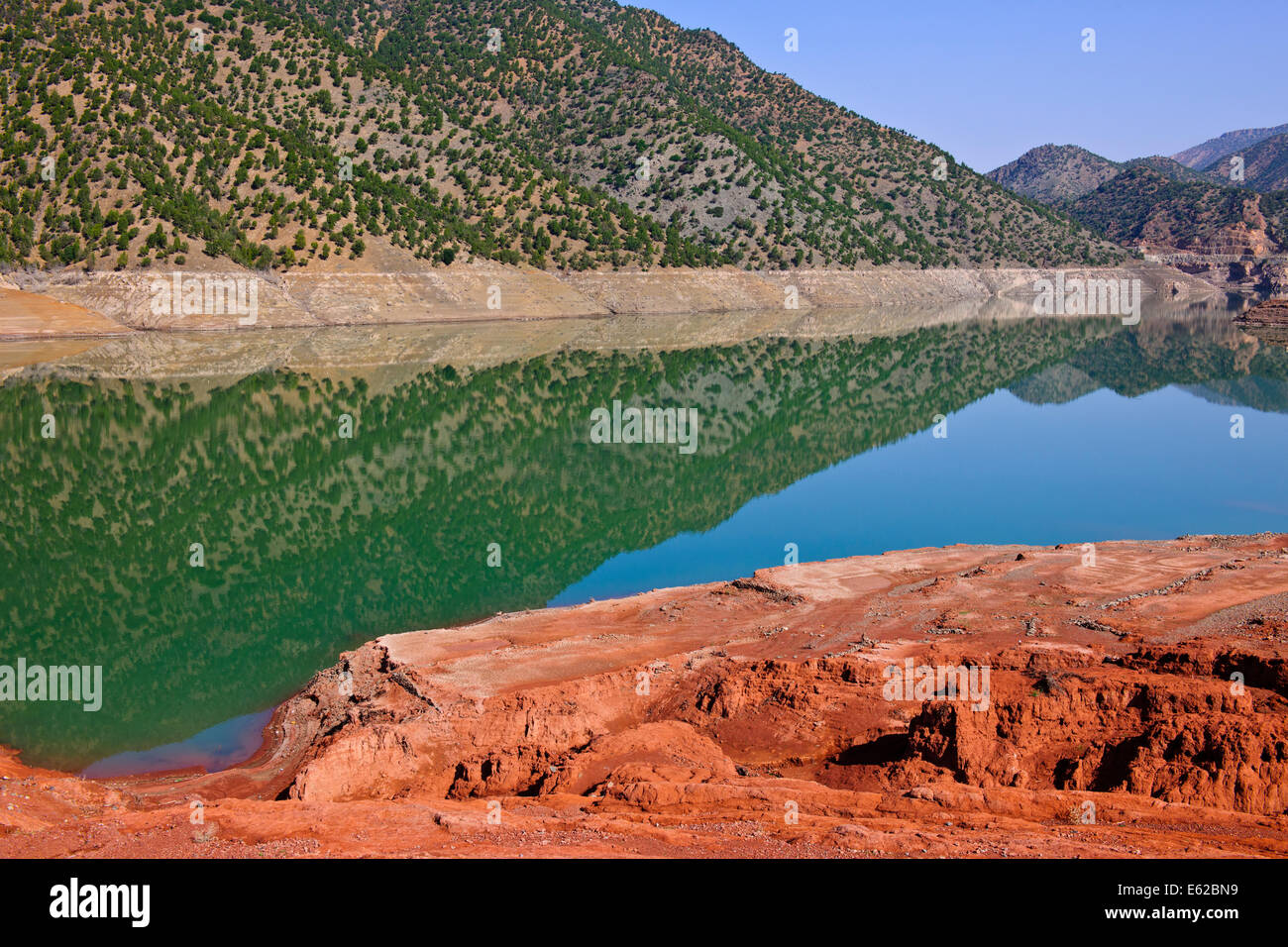 Barrage de ouirgane,dam,lac rivière nfiss,route,203,rue Paul & voyage photographe de paysage,pied de hihg atlas,sout Banque D'Images