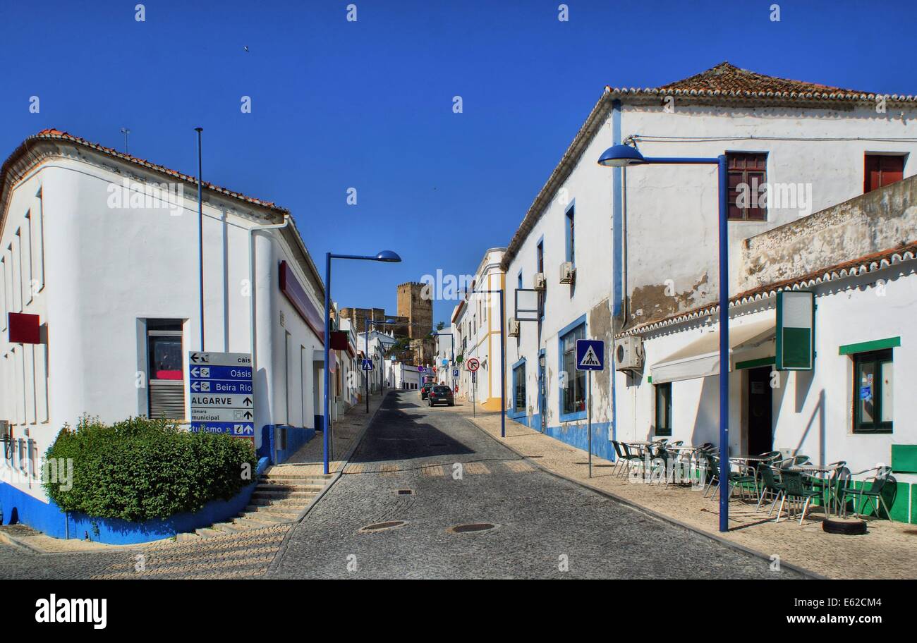 Rue de village Mertola, Portugal Banque D'Images