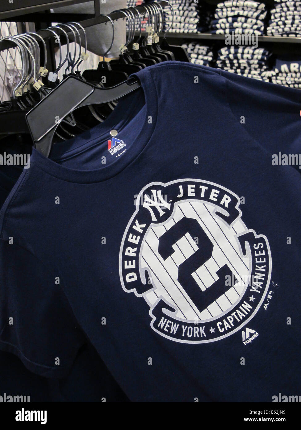 Derek Jeter, le capitaine T-shirt commémoratif, Modell's Sporting Goods Store intérieur, NYC Banque D'Images