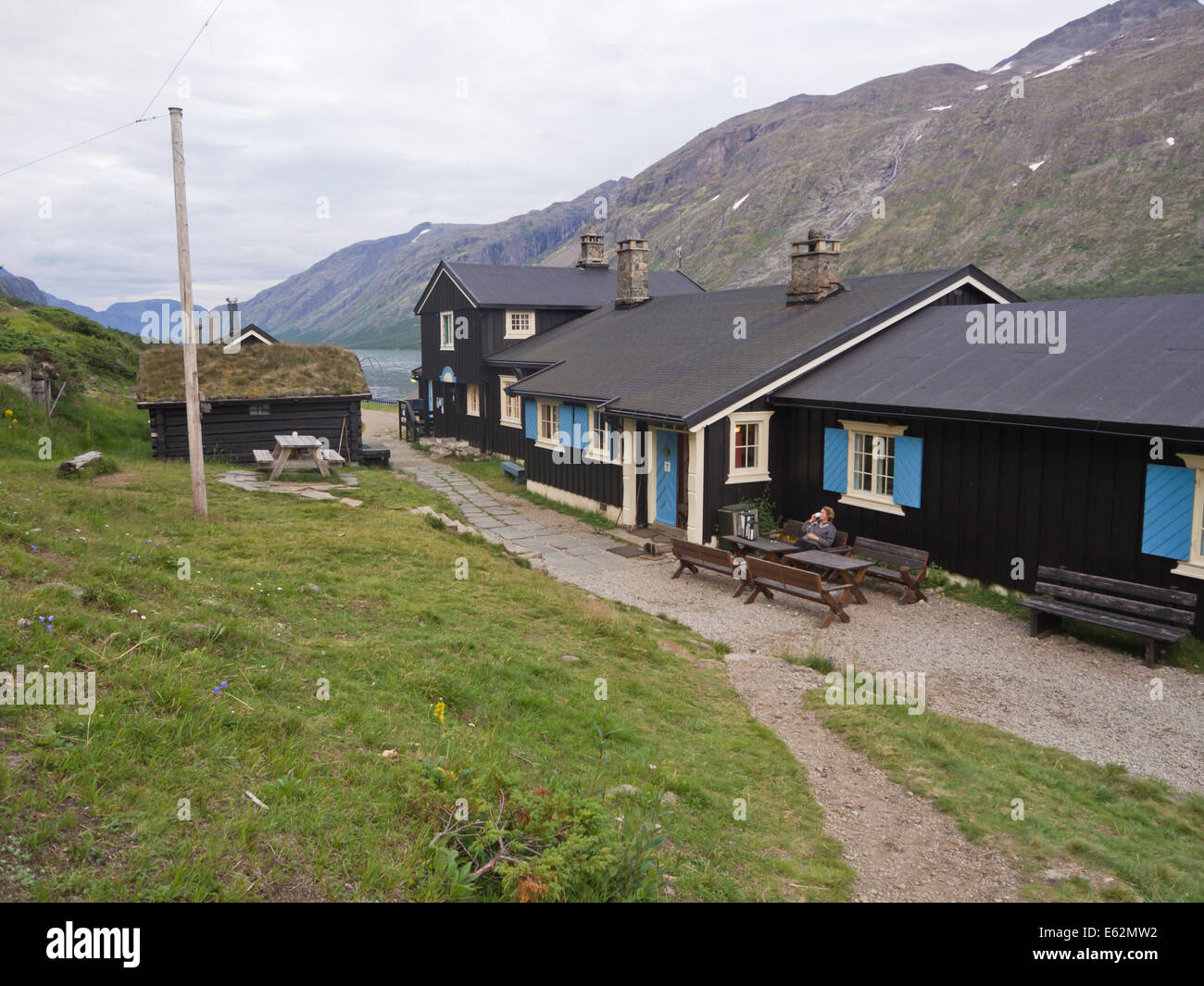 La randonnée, l'Association norvégienne lodge Gjendebu au milieu de parc national de Jotunheimen accessible à pied ou en bateau, Banque D'Images